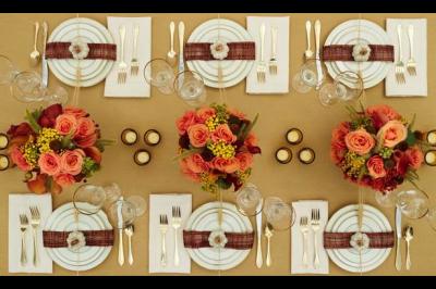 Photo of Thanksgiving table setting.